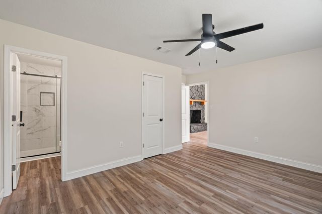 113 Continental Dr., Hattiesburg, MS 39402