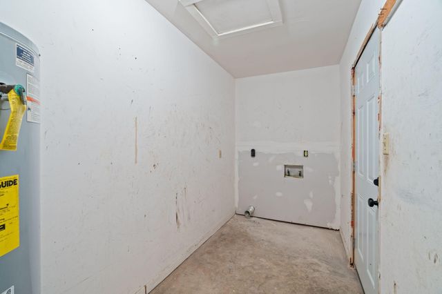 113 Continental Dr., Hattiesburg, MS 39402