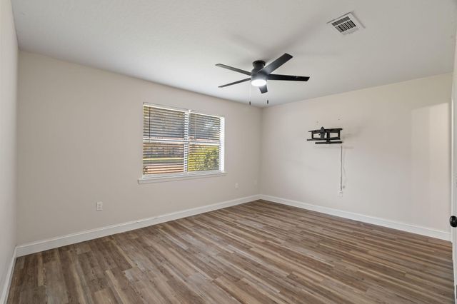 113 Continental Dr., Hattiesburg, MS 39402