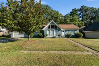 113 Continental Dr., Hattiesburg, MS 39402