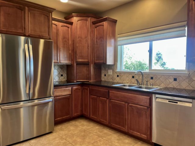 12400 Morning Mist Ln, Auburn, CA 95602