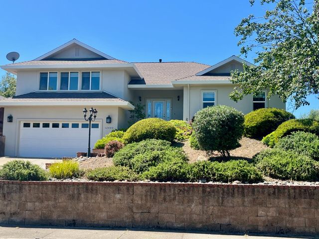 12400 Morning Mist Ln, Auburn, CA 95602