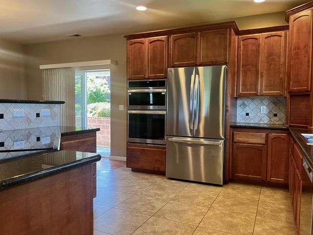 12400 Morning Mist Ln, Auburn, CA 95602