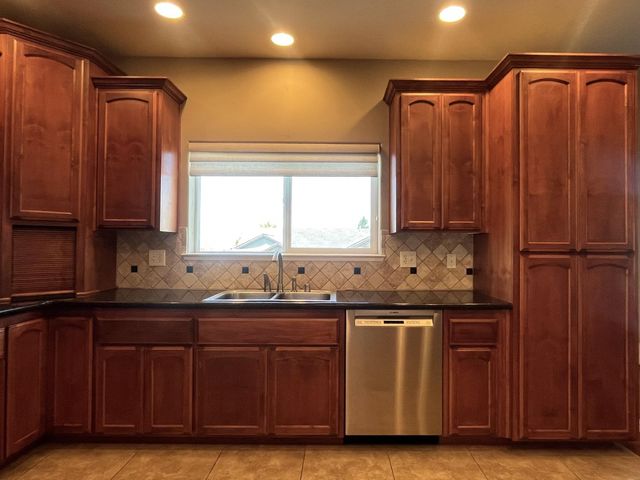 12400 Morning Mist Ln, Auburn, CA 95602