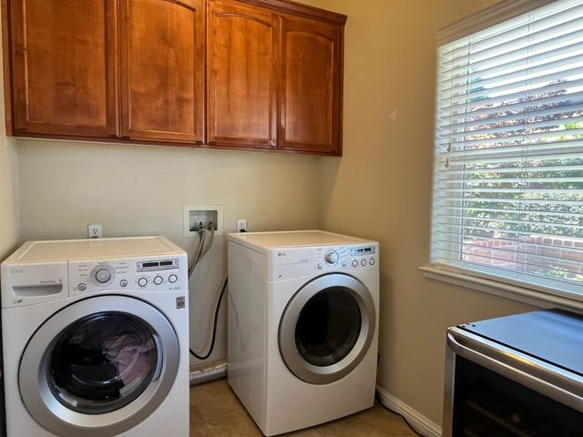 12400 Morning Mist Ln, Auburn, CA 95602