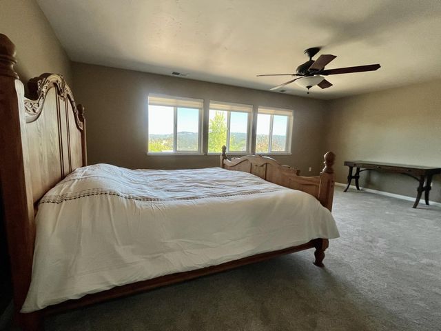 12400 Morning Mist Ln, Auburn, CA 95602