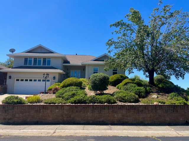 12400 Morning Mist Ln, Auburn, CA 95602
