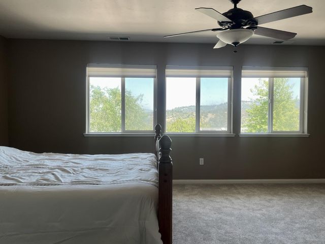 12400 Morning Mist Ln, Auburn, CA 95602