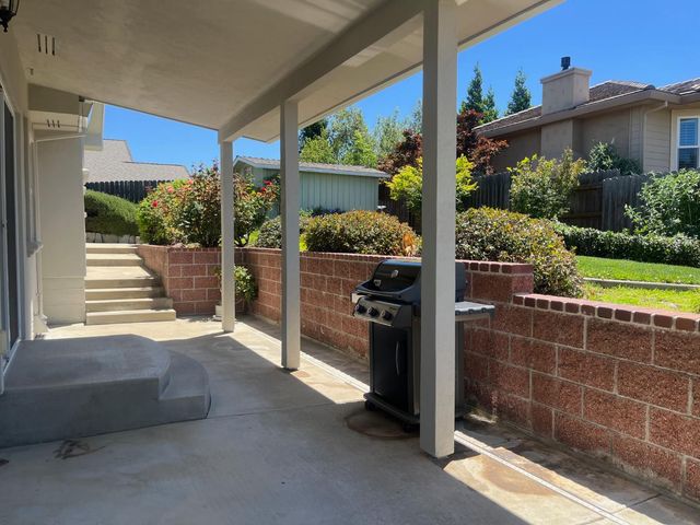 12400 Morning Mist Ln, Auburn, CA 95602