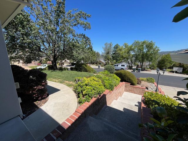 12400 Morning Mist Ln, Auburn, CA 95602