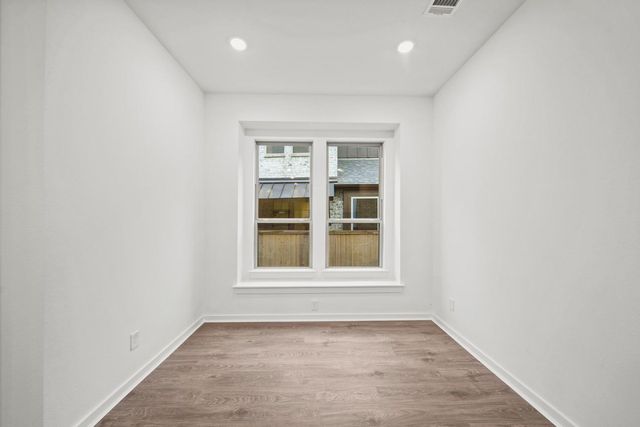 325 Fields Lane, Montgomery, TX 77316