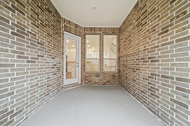 325 Fields Lane, Montgomery, TX 77316