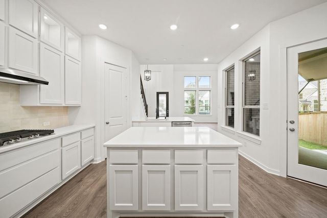 325 Fields Lane, Montgomery, TX 77316