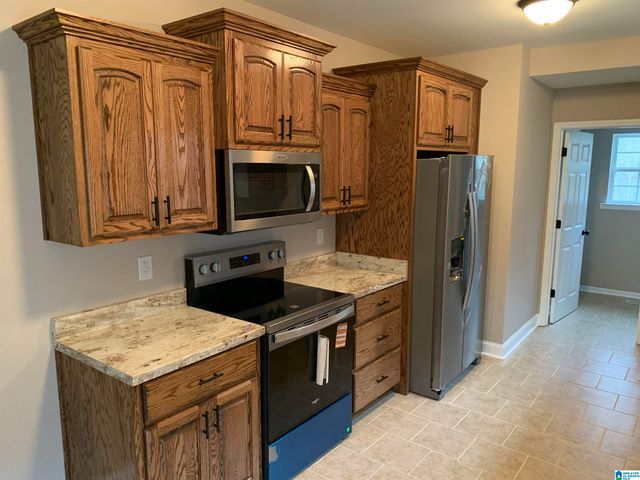 801 LAKESHORE CIRCLE, Warrior, AL 35180