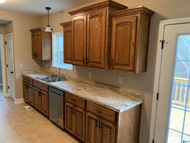 801 LAKESHORE CIRCLE, Warrior, AL 35180