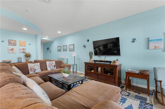 3738 Sandpiper Rd Apt 231B, Virginia Beach, VA 23456