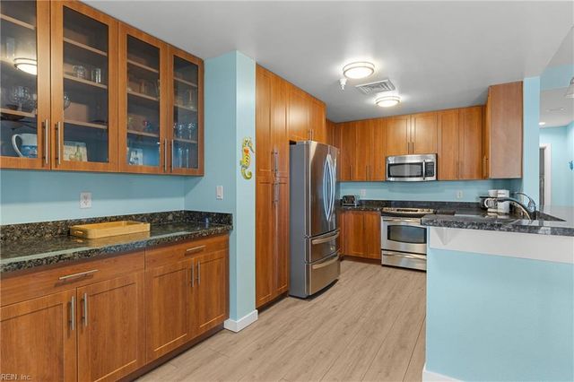 3738 Sandpiper Rd Apt 231B, Virginia Beach, VA 23456