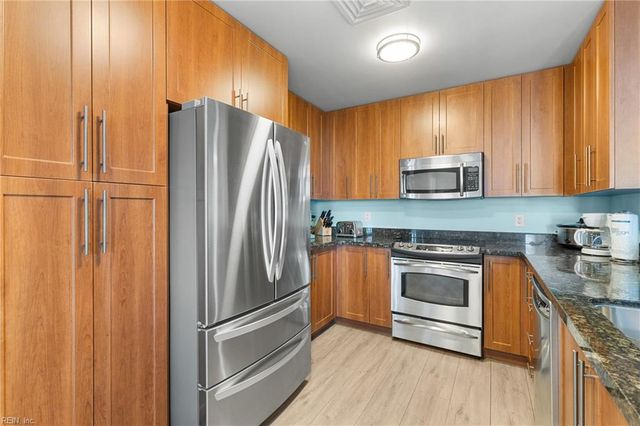 3738 Sandpiper Rd Apt 231B, Virginia Beach, VA 23456