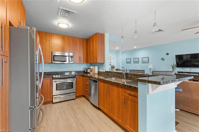 3738 Sandpiper Rd Apt 231B, Virginia Beach, VA 23456