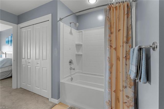 3738 Sandpiper Rd Apt 231B, Virginia Beach, VA 23456