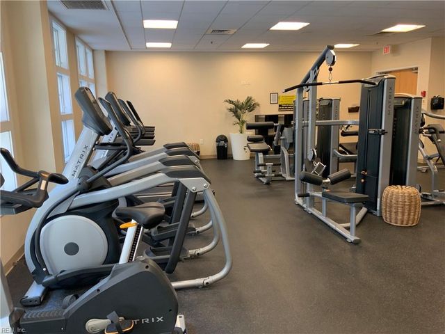 3738 Sandpiper Rd Apt 231B, Virginia Beach, VA 23456