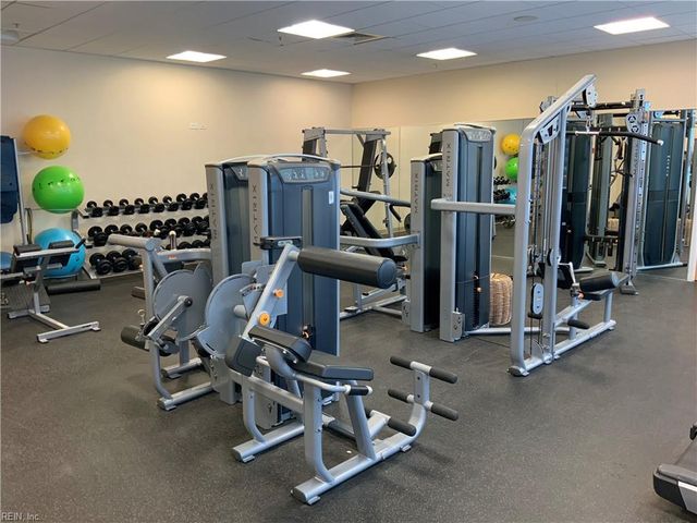 3738 Sandpiper Rd Apt 231B, Virginia Beach, VA 23456