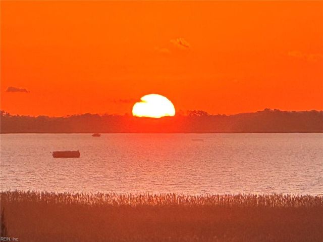 3738 Sandpiper Rd Apt 231B, Virginia Beach, VA 23456