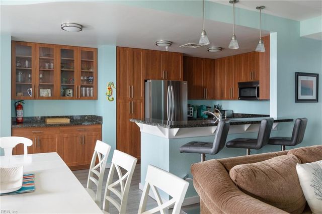 3738 Sandpiper Rd Apt 231B, Virginia Beach, VA 23456