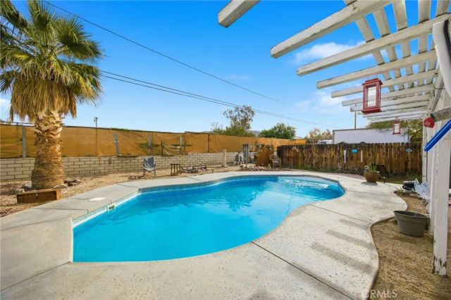 7725 Sahara, 29 Palms, CA 92277