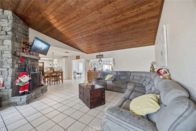 7725 Sahara, 29 Palms, CA 92277