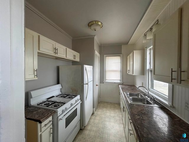 1421 N Dakota Ave Avenue, Sioux Falls, SD 57104