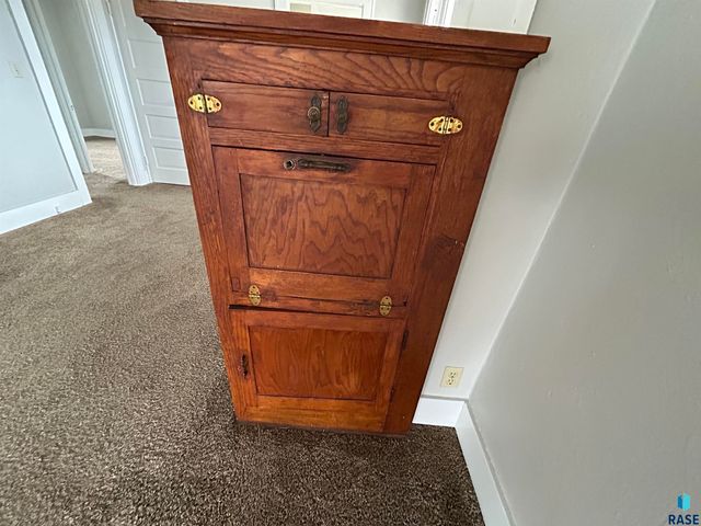 1421 N Dakota Ave Avenue, Sioux Falls, SD 57104