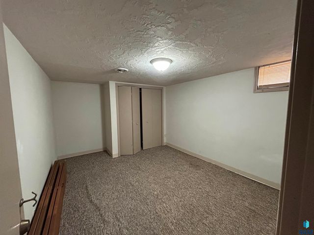 1421 N Dakota Ave Avenue, Sioux Falls, SD 57104