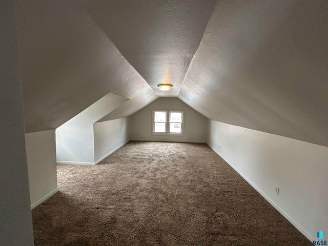 1421 N Dakota Ave Avenue, Sioux Falls, SD 57104