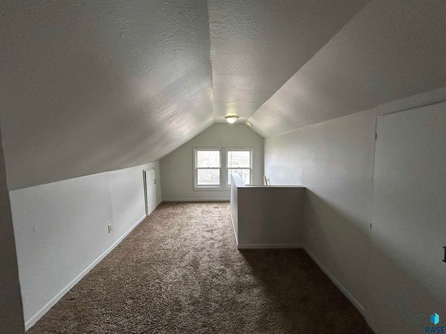 1421 N Dakota Ave Avenue, Sioux Falls, SD 57104