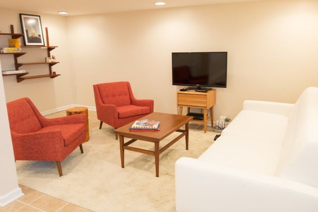 3229 W Dickens Avenue, Chicago, IL 60647