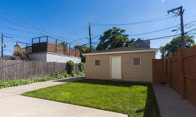 3229 W Dickens Avenue, Chicago, IL 60647
