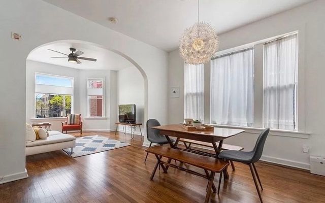 3229 W Dickens Avenue, Chicago, IL 60647