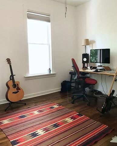 3229 W Dickens Avenue, Chicago, IL 60647