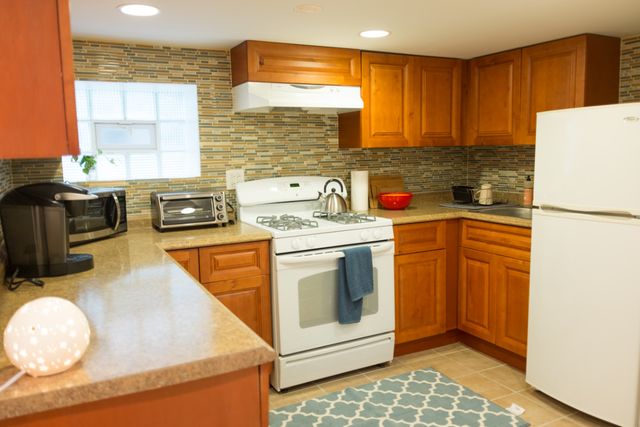 3229 W Dickens Avenue, Chicago, IL 60647