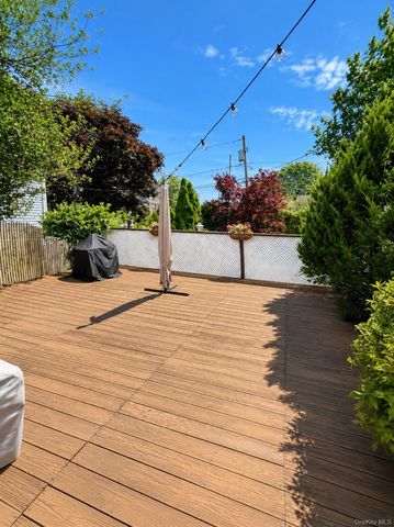 110 Roosevelt Avenue, Inwood, NY 11096