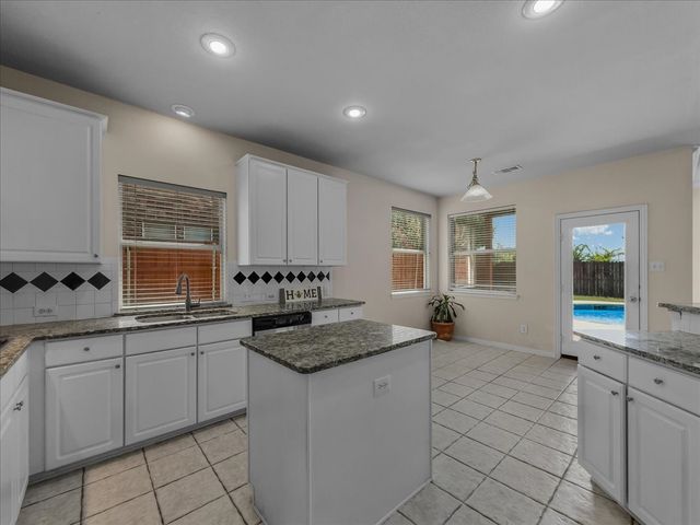 5609 Freedom Lane, Rowlett, TX 75089