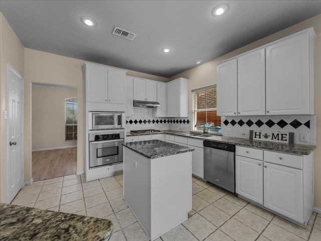 5609 Freedom Lane, Rowlett, TX 75089