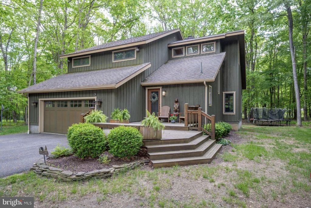 Image 1 of property listing at 62 MIDDLETON RD, Oakland, MD 21550