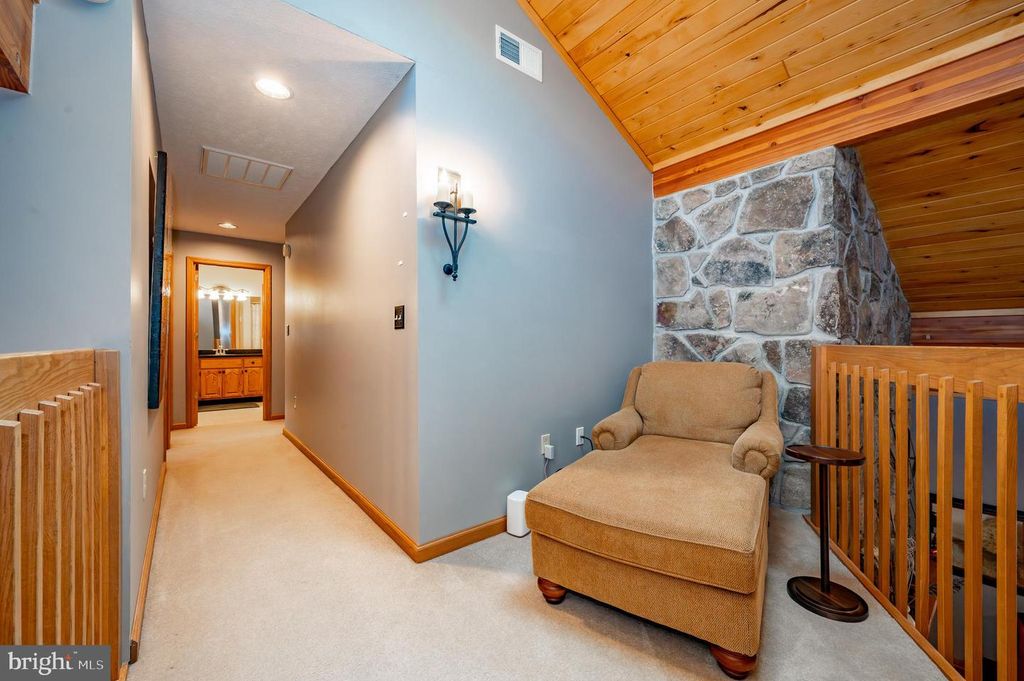 Image 18 of property listing at 62 MIDDLETON RD, Oakland, MD 21550