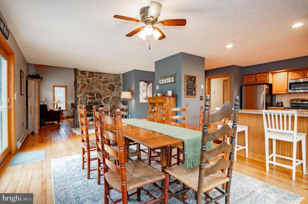 Image 8 of property listing at 62 MIDDLETON RD, Oakland, MD 21550