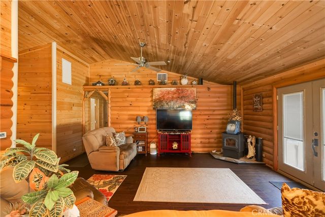 9569 E Avenue Y8, Littlerock, CA 93543