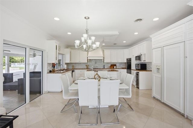 16170 Saddle Ln, Weston, FL 33326