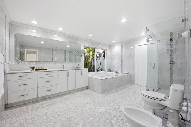 16170 Saddle Ln, Weston, FL 33326