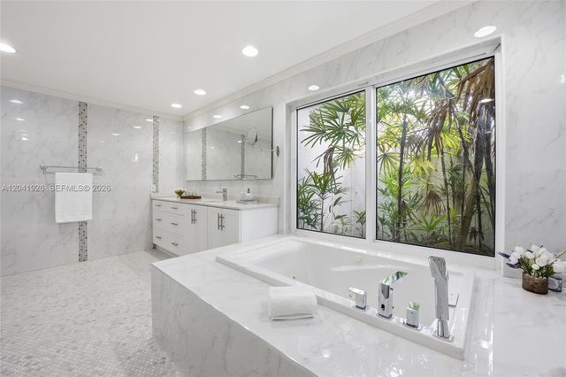 16170 Saddle Ln, Weston, FL 33326